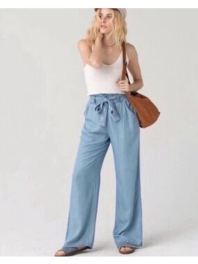Thread & Supply chambray elastic waist wide leg baperbag pants EUC Medium